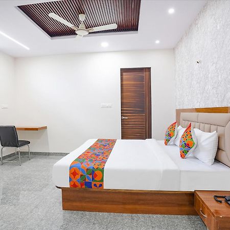 Fabhotel Platinum Palace - Nr Magadi Main Road Bangalore Esterno foto