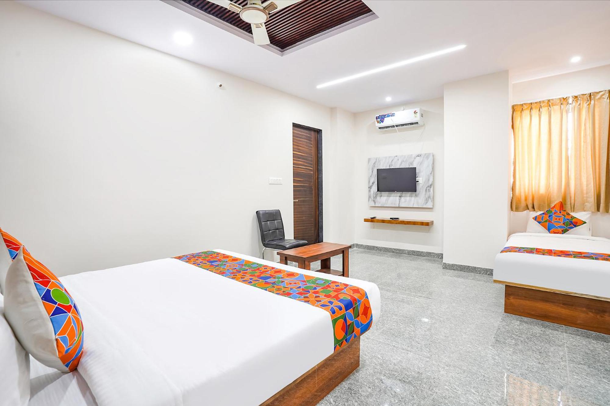Fabhotel Platinum Palace - Nr Magadi Main Road Bangalore Esterno foto