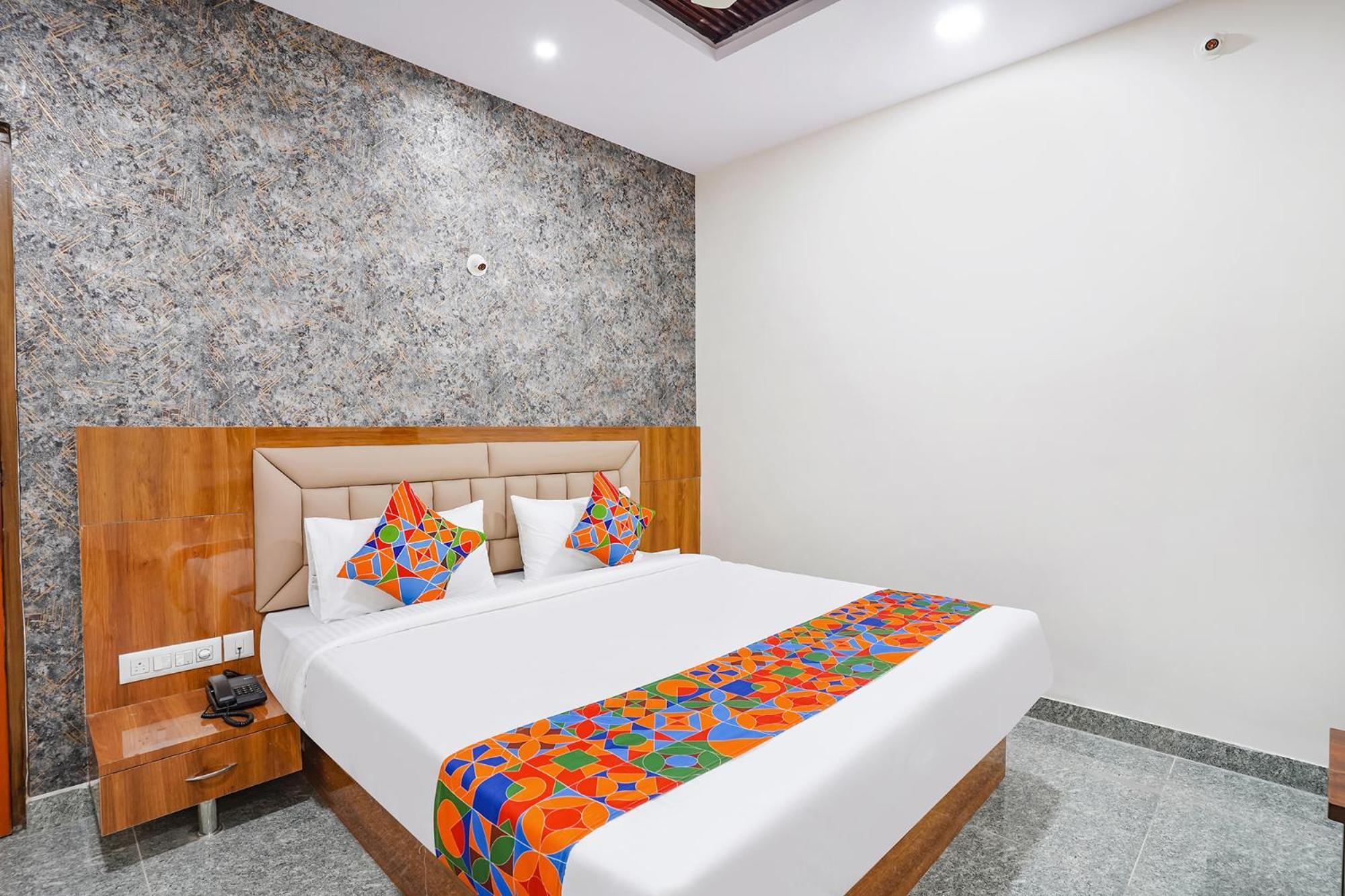 Fabhotel Platinum Palace - Nr Magadi Main Road Bangalore Esterno foto