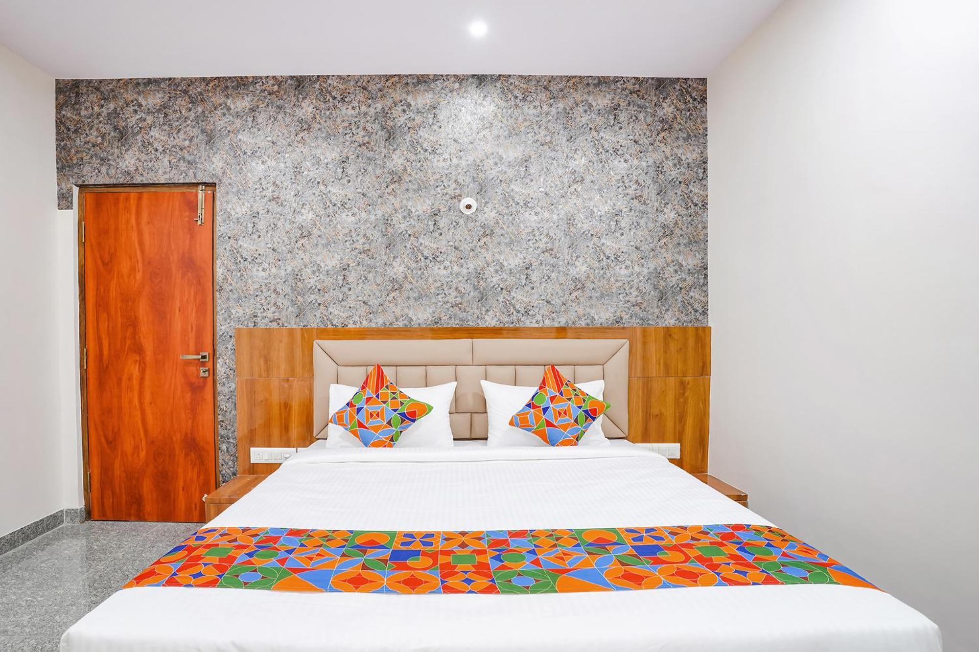 Fabhotel Platinum Palace - Nr Magadi Main Road Bangalore Esterno foto