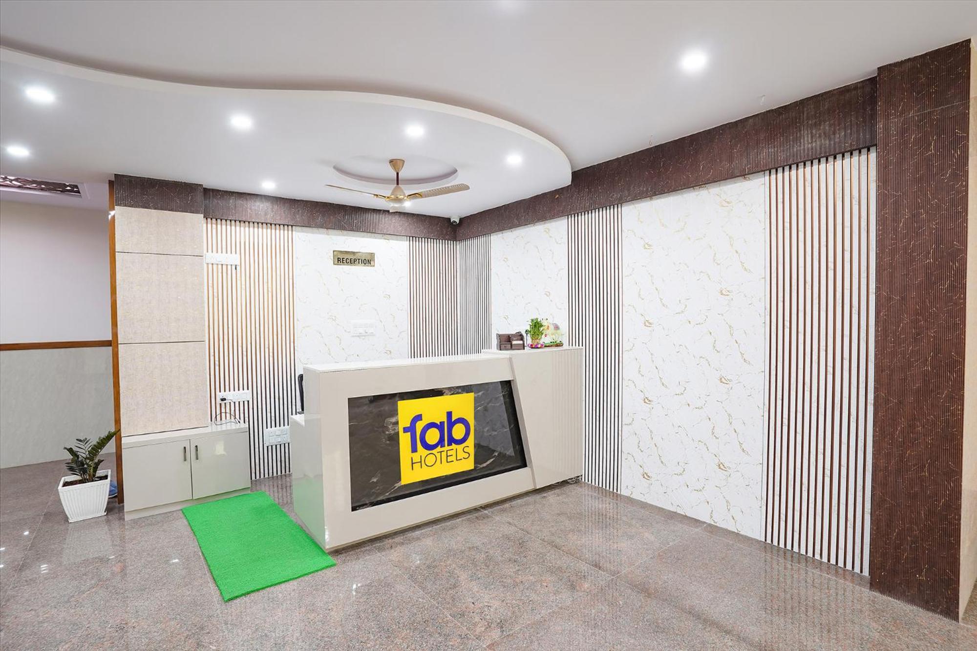 Fabhotel Platinum Palace - Nr Magadi Main Road Bangalore Esterno foto