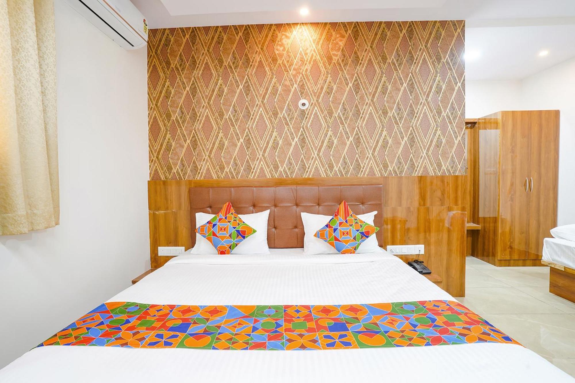 Fabhotel Platinum Palace - Nr Magadi Main Road Bangalore Esterno foto