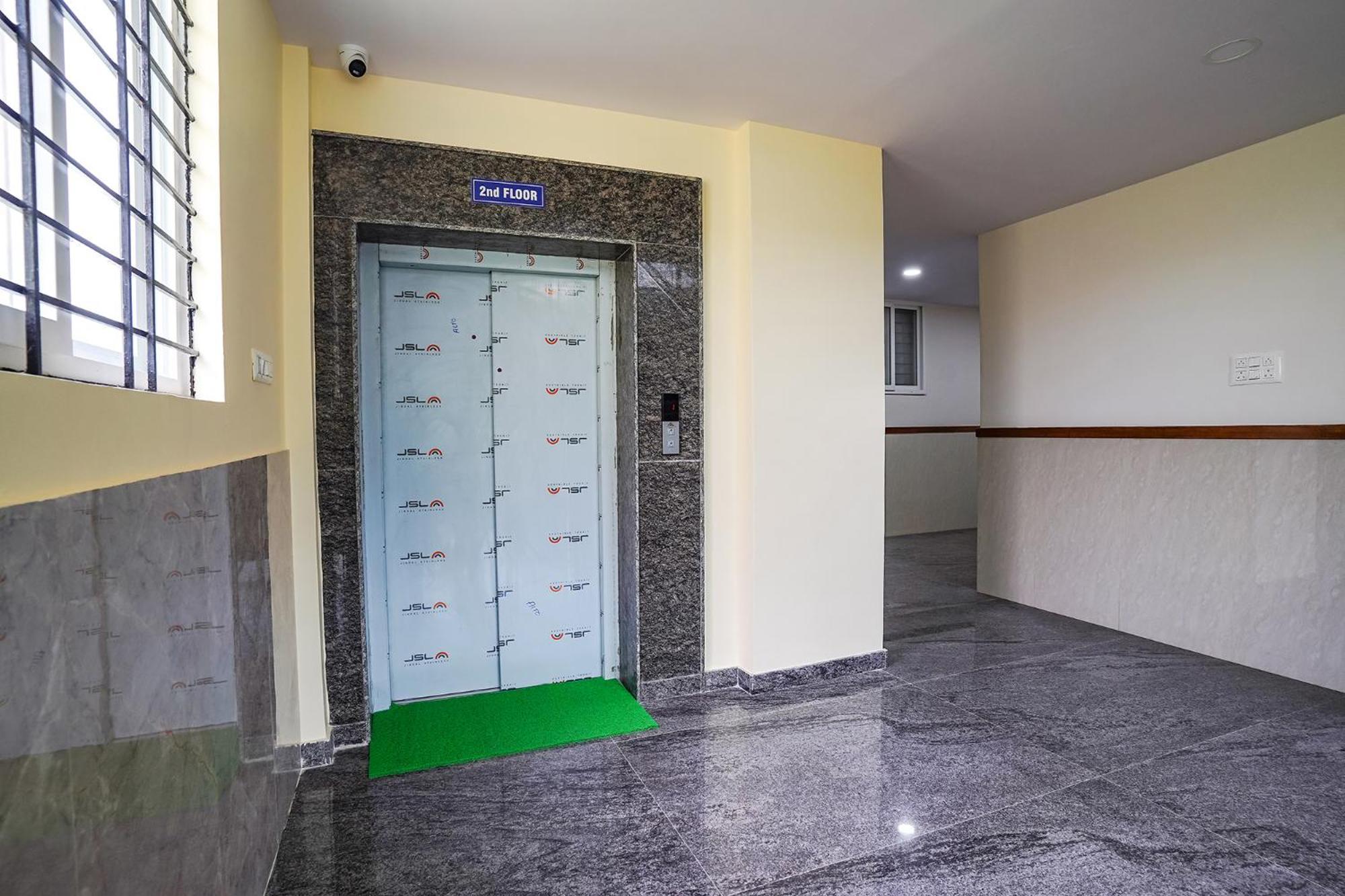 Fabhotel Platinum Palace - Nr Magadi Main Road Bangalore Esterno foto